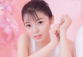 ins超火花朵背景图--翘起兰花指